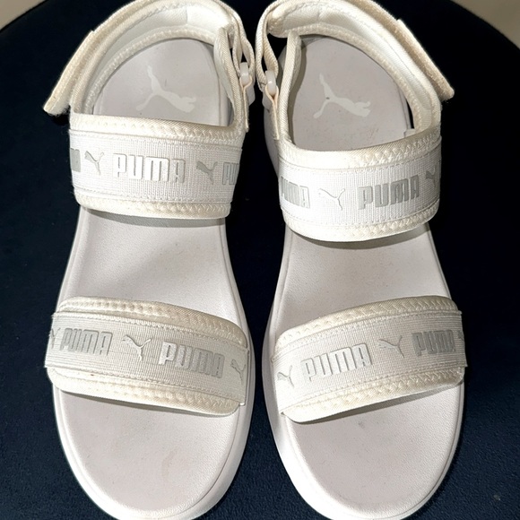 Super cute white Puma Sandals size 7 - Picture 1 of 5